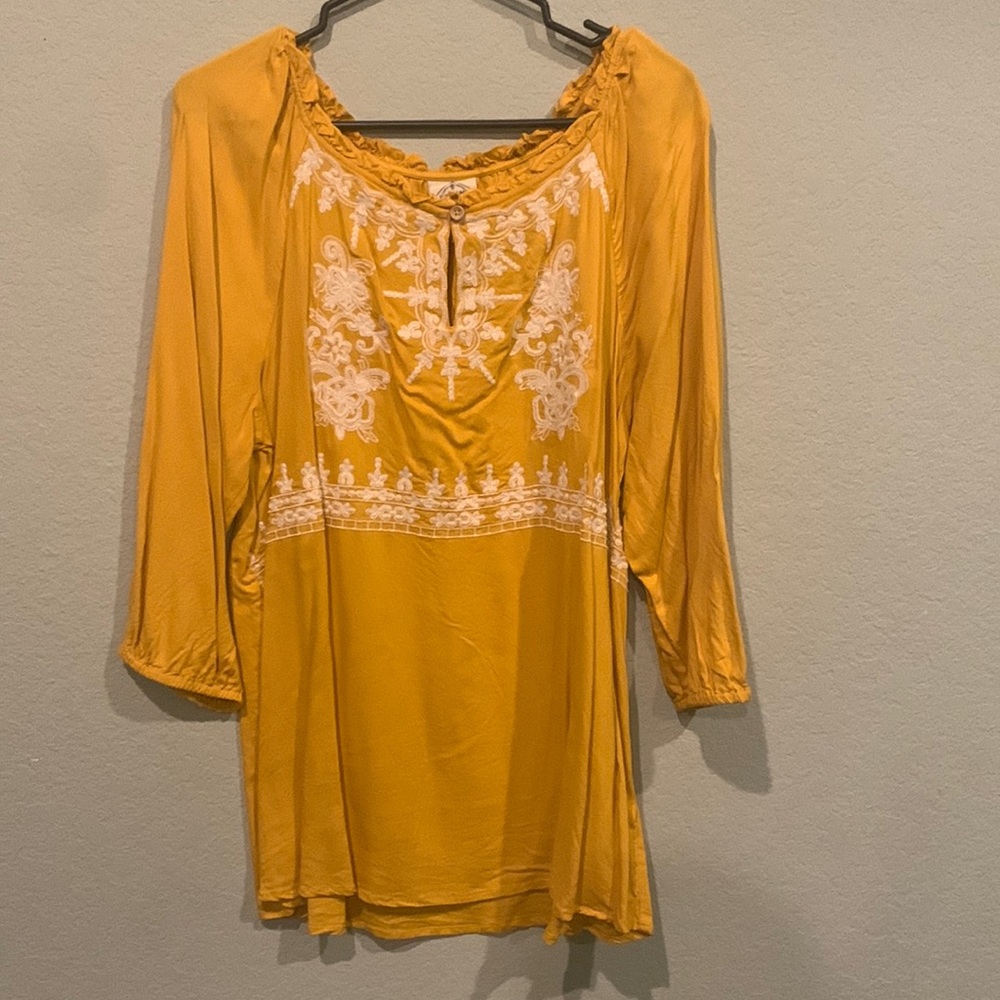 ST. John’s Bay bright yellow shirt